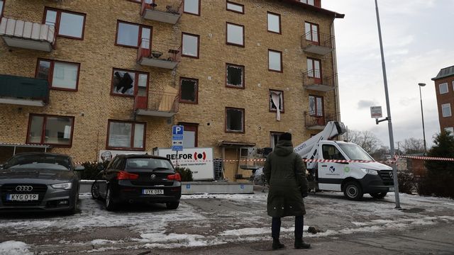 Dagen efter explosionen vid en port till ett flerfamiljshus i Mölndal. Foto: ADAM IHSE/TT