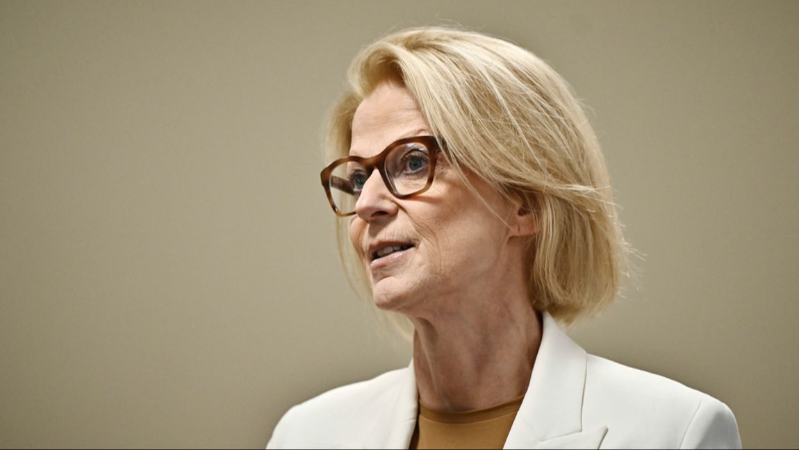 Finansminister Elisabeth Svantesson vill tillsätta en utredning gällande Skatteverkets nya regler för moms på parkeringsplatser. Arkivbild. Foto: Christine Olsson/TT