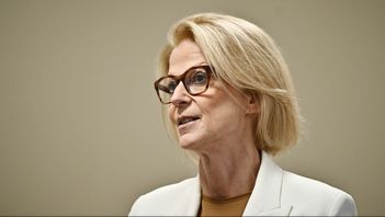 Finansminister Elisabeth Svantesson vill tillsätta en utredning gällande Skatteverkets nya regler för moms på parkeringsplatser. Arkivbild. Foto: Christine Olsson/TT