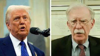 John Bolton, till höger, sågar sin tidigare boss Donald Trump. Foto: AP/John Bolton