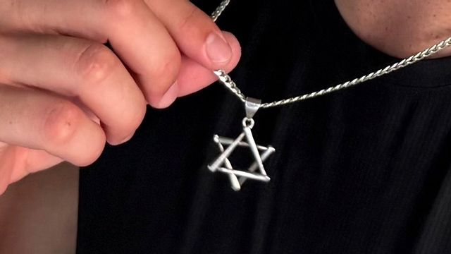 Davidsstjärnan som halsband. Arkivbild. Foto: Brett Martel/AP/TT