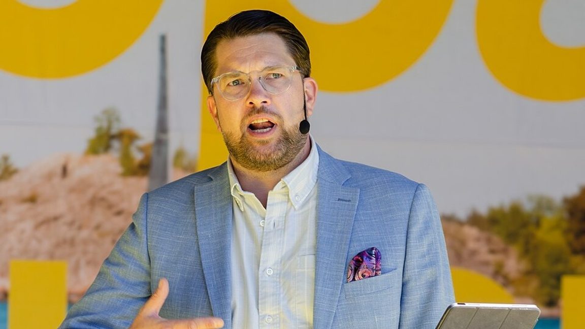 Åkesson och flera M-politiker kritiserar petningen av Fröken Snusk