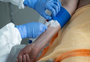 Ett större antal matgäster har behövt sjukhusvård efter ett misstänkt listeriautbrott i Stockholm. Arkivbild. Foto: Fredrik Sandberg/TT