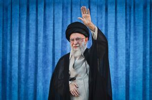 Irans högste ledare, ayatolla Ali Khamenei, på en bild tagen utanför Teheran tidigare i juni. Foto: Irans högste ledares kontor via AP/TT