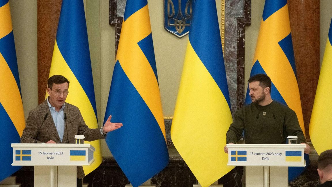 Statsminister Ulf Kristersson och Ukrainas president Volodymyr Zelenskyj. Foto: Efrem Lukatsky/AP/TT