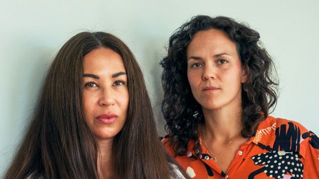 Magda Gad, till vänster, drabbas av ännu ett avhopp för sin satsning Gad Media. Edgar Mannheimer, tilltänkt kulturchef, hoppar av. Till höger i bild: Före detta DN-journalisten  Alexandra Urisman Otto, som också hoppat av projektet. Foto: Josefine Stenersen/SVD/TT