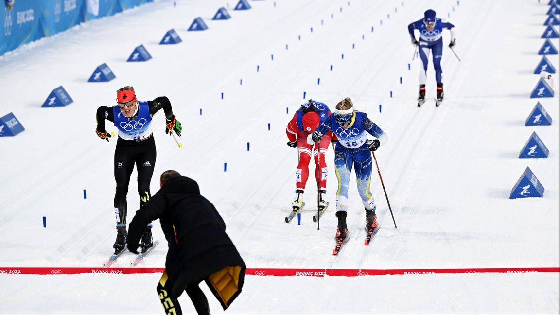 Tysklands Victoria Carl spurtade ner Sveriges Jonna Sundling om guldet. Foto: Henrik Montgomery/TT