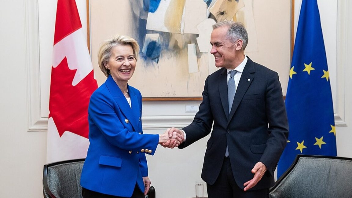 EU-kommissionens ordförande Ursula von der Leyen tillsammans med Kanadas premiärminister Mark Carney 2025. Foto: © European Union, 2026, CC BY 4.0, via Wikimedia Commons