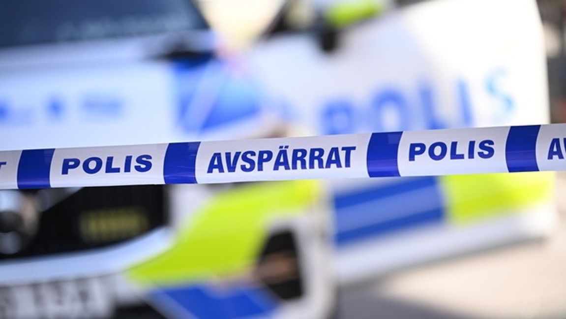 Något exploderade vid en port under natten till torsdagen i Hässleholm. Foto: JOHAN NILSSON/TT