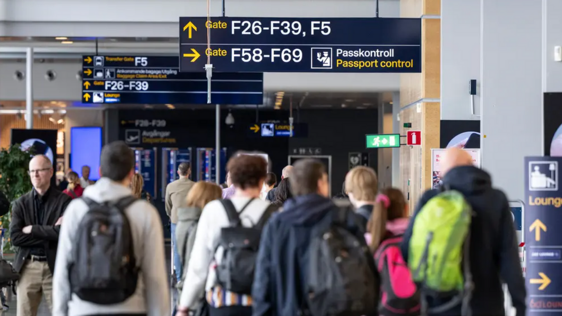 En kvinna greps på Arlanda misstänkt för grovt penningtvättsbrott. Foto: Anders Wiklund/TT