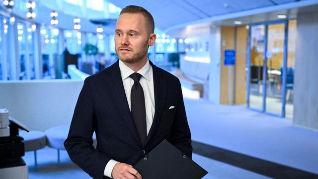 Henrik Vinge säger att förslaget kan jämföras med italienska maffialagar. Foto: Henrik Montgomery/TT