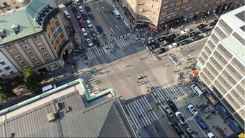 Trafikblockad vid Kungsgatan/Sveavägen den 17 augusti 2022. Foto: Polisen