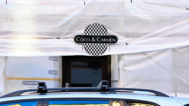 Lyxkrogen Coco & Carmen, beläget på Östermalm i Stockholm, håller stängt sedan det misstänkta listeriautbrottet. Foto: Anders Wiklund/TT