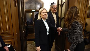 Magdalena Andersson borde både få fler frågor och framförallt ge fler svar kring antisemitismen inom Socialdemokraterna. Foto: Stefan Jerrevång/TT