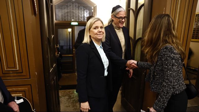 Magdalena Andersson borde både få fler frågor och framförallt ge fler svar kring antisemitismen inom Socialdemokraterna. Foto: Stefan Jerrevång/TT