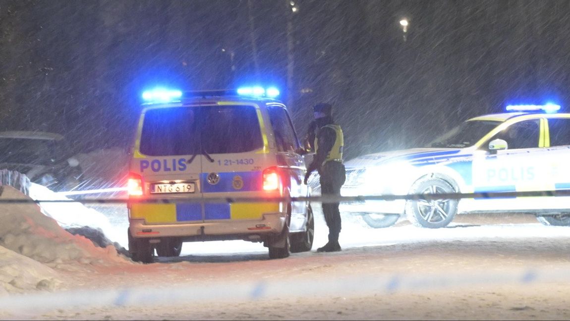 En explosion har inträffat utanför en villa i Lövstalöt norr om Uppsala. Foto: Fredrik Sandberg/TT