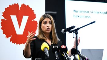 Vänsterpartiets partiledare Nooshi Dadgostar. Foto: Henrik Montgomery/AP/TT