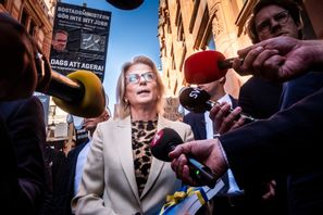 Dags för en ny budgetpromenad mellan finansdepartementet och riksdagen för finansminister Elisabeth Svantesson (M). Arkivbild. Foto: Magnus Hjalmarson Neideman/SVD/TT