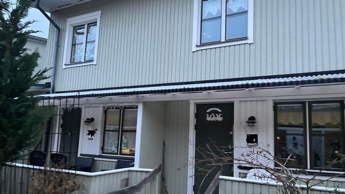 En skottlossning ägde rum mot ett radhus i Husby natten till tisdagen. Foto: Isabelle Eriksson