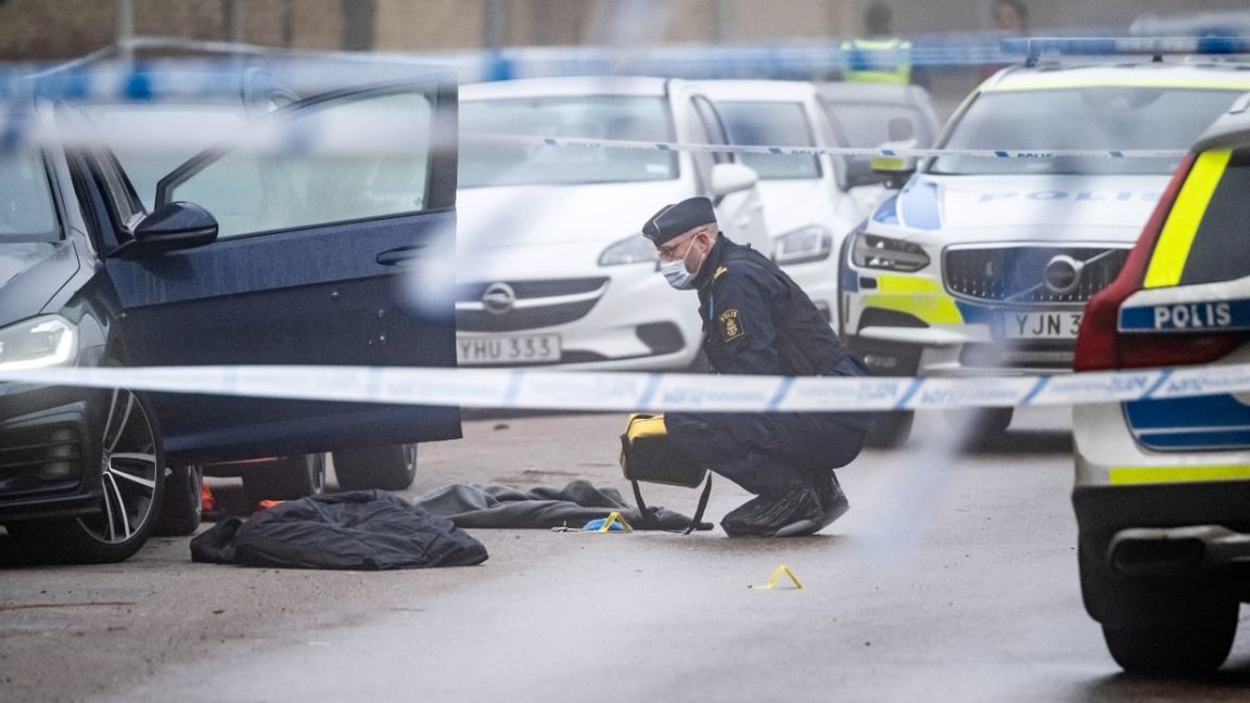 Skottlossning på parkeringsplats i Södertälje. Bilden är inte tagen från den specifika händelsen. Foto: Johan Nilsson//TT