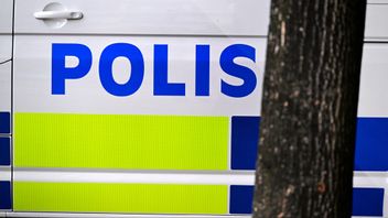 Polisen spärrade av ett område vid en badstrand. Arkivbild. Foto: Janerik Henriksson/TT.