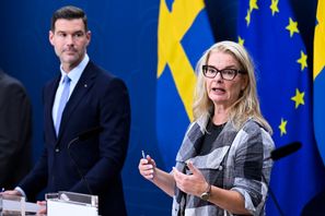 Migrationsminister Johan Forssell (M) och gymnasie-, högskole-, och forskningsminister Lotta Edholm (L). Foto: Jessica Gow/TT