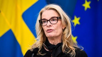 Högskoleminister Lotta Edholm (L) ser allvarligt på ”kryphålen” som utländska agenturer använder för att locka studenter till Sverige. Foto: Lars Schröder/TT