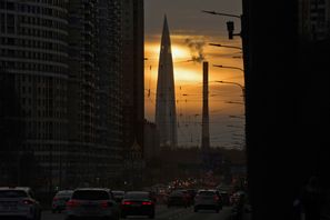 Rysslands gasmonopol Gazprom har sitt högkvarter i den högsta byggnaden i Europa, Lachta Center i S:t Petersburg. Arkivbild. Foto: Dmitri Lovetsky/AP/TT