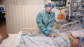 Covid-19-patient på IVA. Genrebild. Foto: Björn Larsson Rosvall/TT.