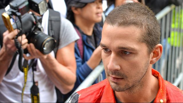 Skådespelaren Shia LaBeouf erkänner sig skyldig till tre fall av ringa misshandel. Foto: John Bauld (CC BY 2.0)