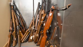 Tidigare amnestier har givit jaktvapen, inte avväpnat kriminella. Foto: DRAGO PRVULOVIC / TT 