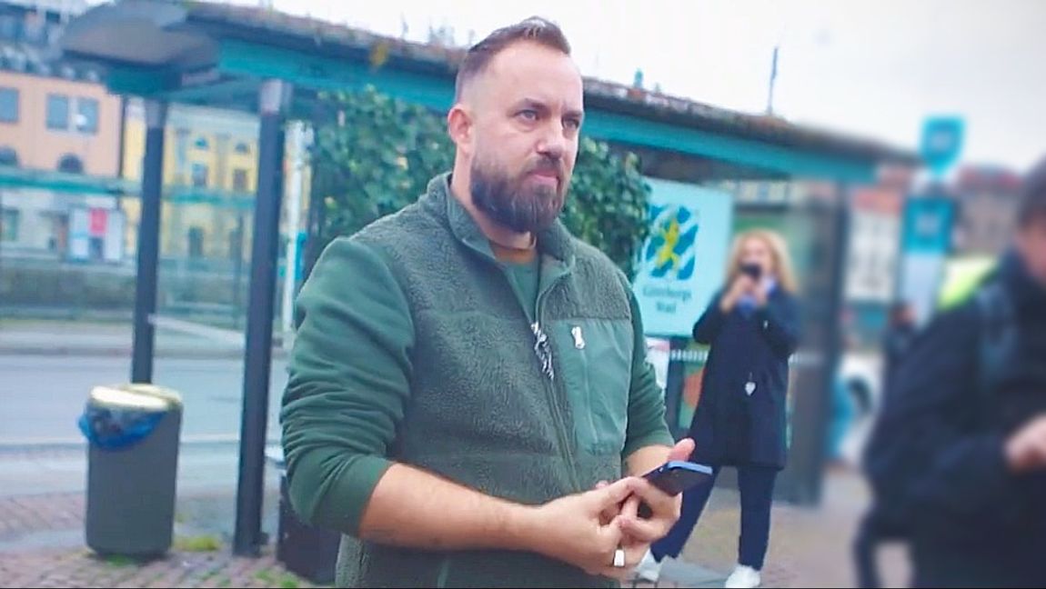 Kristofer Lundberg vid en palestinademonstration 2024. Foto: Skärmavbild Youtube