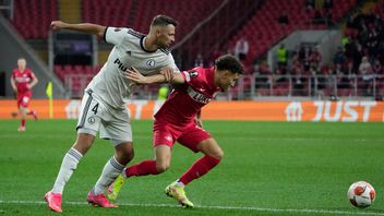 Jordan Larsson i Spartak Moskvas röda tröja är en av spelarna som enligt uppgifter tillåts lämna den ryska fotbollsligan. Foto: Pavel Golovkin/AP/TT