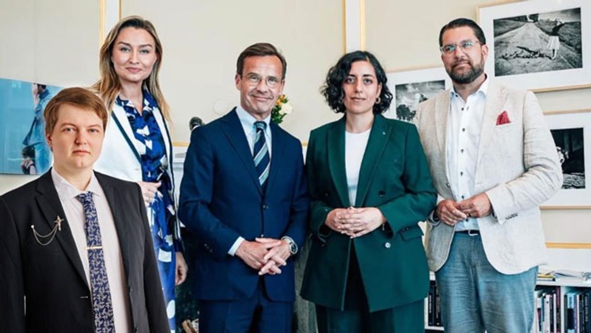 Bildmontage. Krönikören John Gustavsson samt, från vänster: Ebba Busch, Ulf Kristersson, SImona Mohamsson och Jimmie Åkesson. Foto: Privat/Faksimil X.