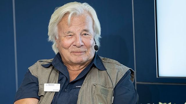 Jan Guillou i Göteborgs-Postens monter på bokmässan 2024. Foto: Fredrik Sandberg / TT 