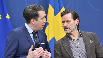 Richard Jomshof (SD) och Martin Melin (L) under en pressträff i februari 2024. Nu öppnar Melin för ett regeringssamarbete med Sverigedemokraterna. Foto: Henrik Montgomery/TT