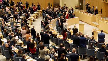 Firandet i onsdags då Magdalena Andersson (S) tolererades av riksdagen första gången. Foto: Erik Simander/TT