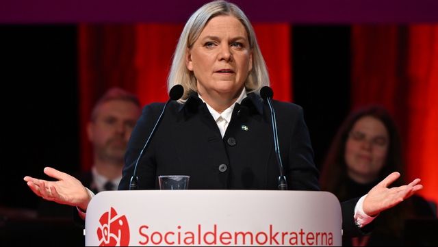 Magdalena Andersson är partiledare för Socialdemokraterna, men det blir allt mer uppenbart att hon inte leder partiet. Foto: Björn Larsson Rosvall/TT 