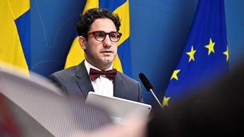 Ardalan Shekarabi vid dagens pressträff om pensionerna. Foto: Claudio Bresciani/TT