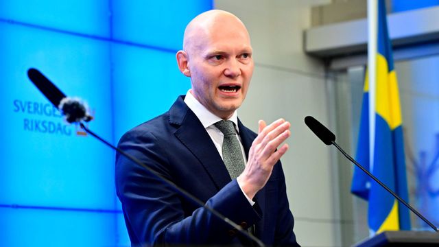 Finansmarknadsminister Niklas Wykman (M). Regeringen föreslår sex års fängelse för illegal hawalaverksamhet. Foto: Jonas Ekströmer/TT