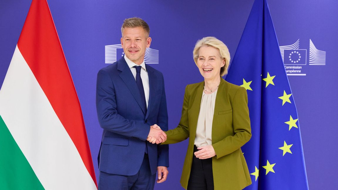 Péter Magyar och Ursula von der Leyen. Foto: CC BY 4.0/Wikimedia Commons