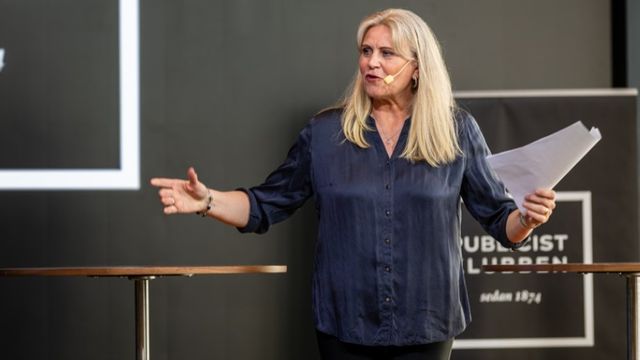 ”Så här mycket mer ska vi göra – minst!” Photo credit: Magnus Lejhall/TT