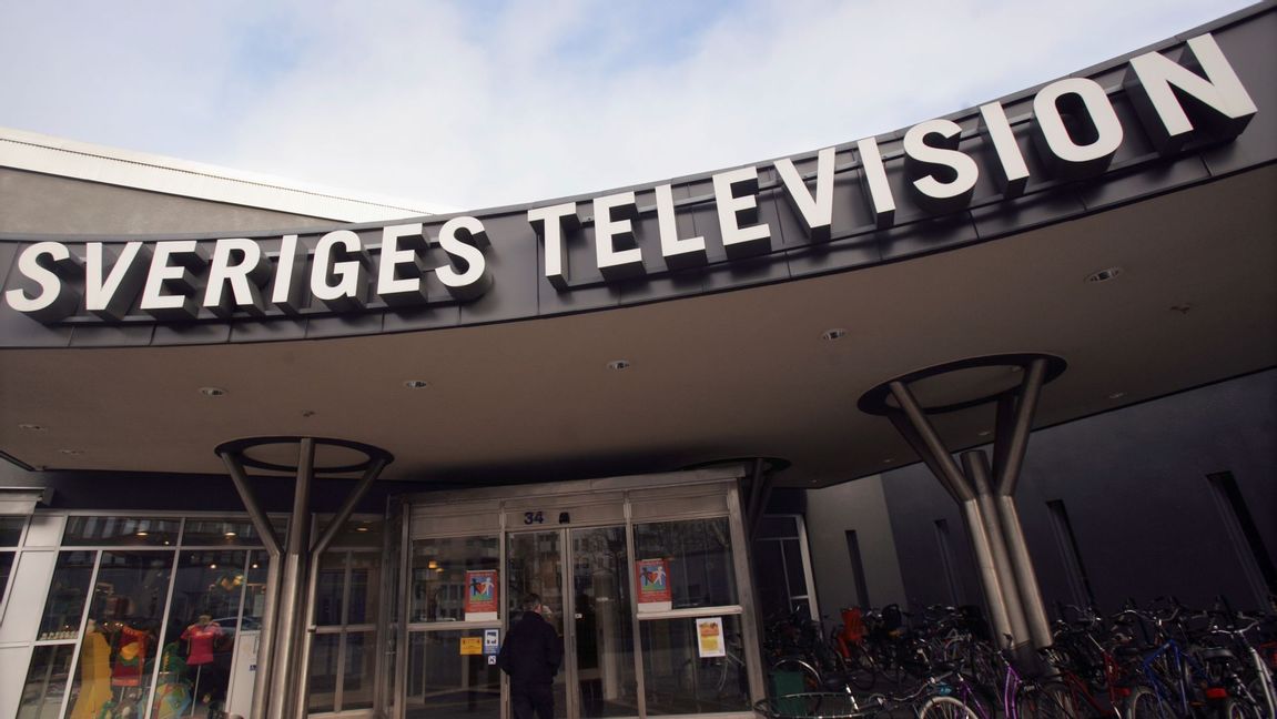 Bild på entrén till SVT:s byggnad i Stockholm. Foto: Fredrik Sandberg/TT