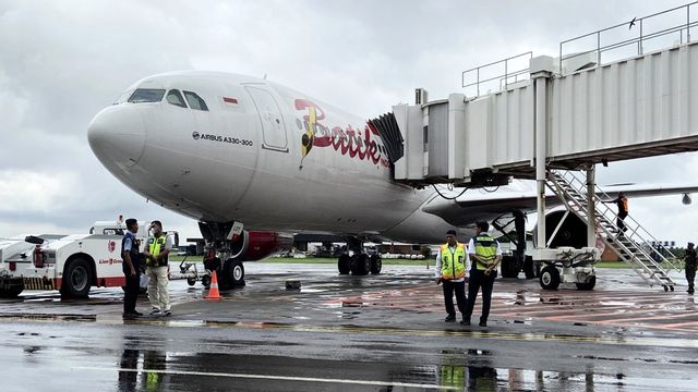Flygbolaget Batik Air i Indonesien lovar att se över reglerna för vila sedan piloter somnat. Arkivbild. Foto: Fadlan Syam/AP/TT