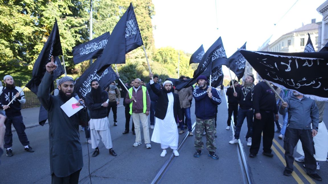 Radikala islamister utanför den amerikanska ambassaden i Norge. Foto: Kyrre Lien/NTB/TT 