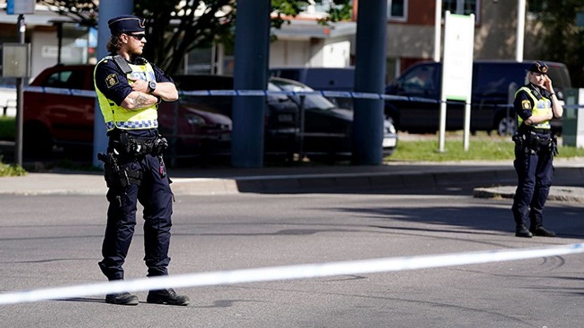 Polisens avspärrningar i Biskopsgården på Hisingen i Göteborg. Foto: Björn Larsson Rosvall/TT.