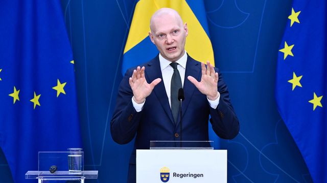 Finansmarknadsminister Niklas Wykman (M) på en pressträff gällande läget på de finansiella marknaderna. Foto: Christine Olsson/TT