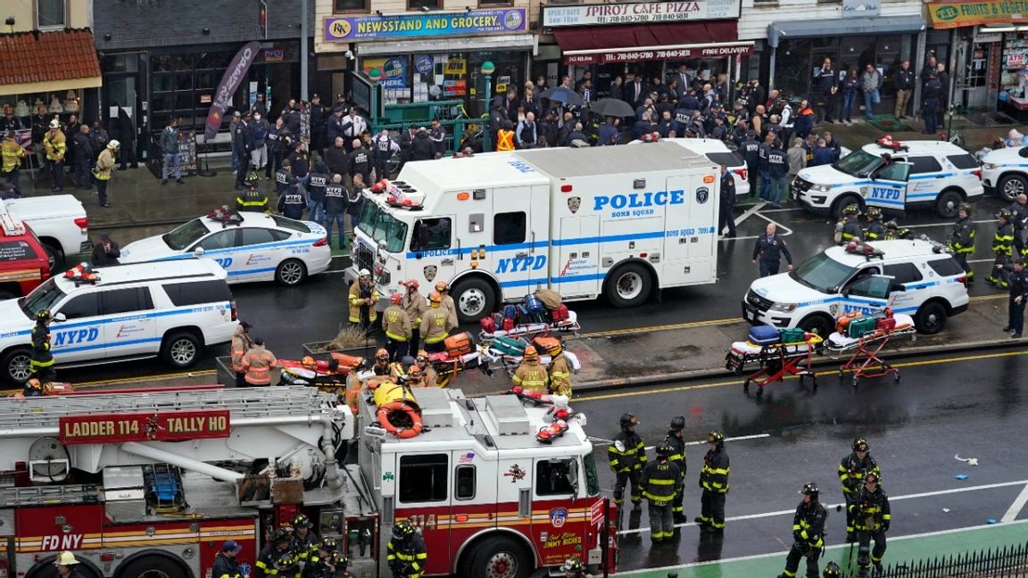 Skottlossning i Brooklyn. Foto: John Minchillo