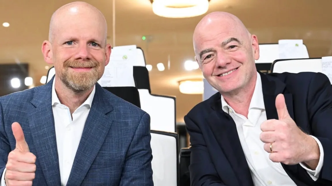 Mattias Grafström och Gianni Infantino. Foto: Skärmdump/X