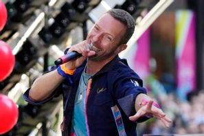 Frontmannen Chris Martin i Coldplay kommenterade parets beteende när de dök upp i en så kallad kysskameran under en konsert. Arkivbild. Foto: Charles Sykes/Invision/AP/TT